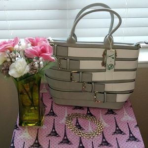 🎊🎉🎊🎉Gorgeous Alyssa Purse 👛🎊🎉🎊🎉